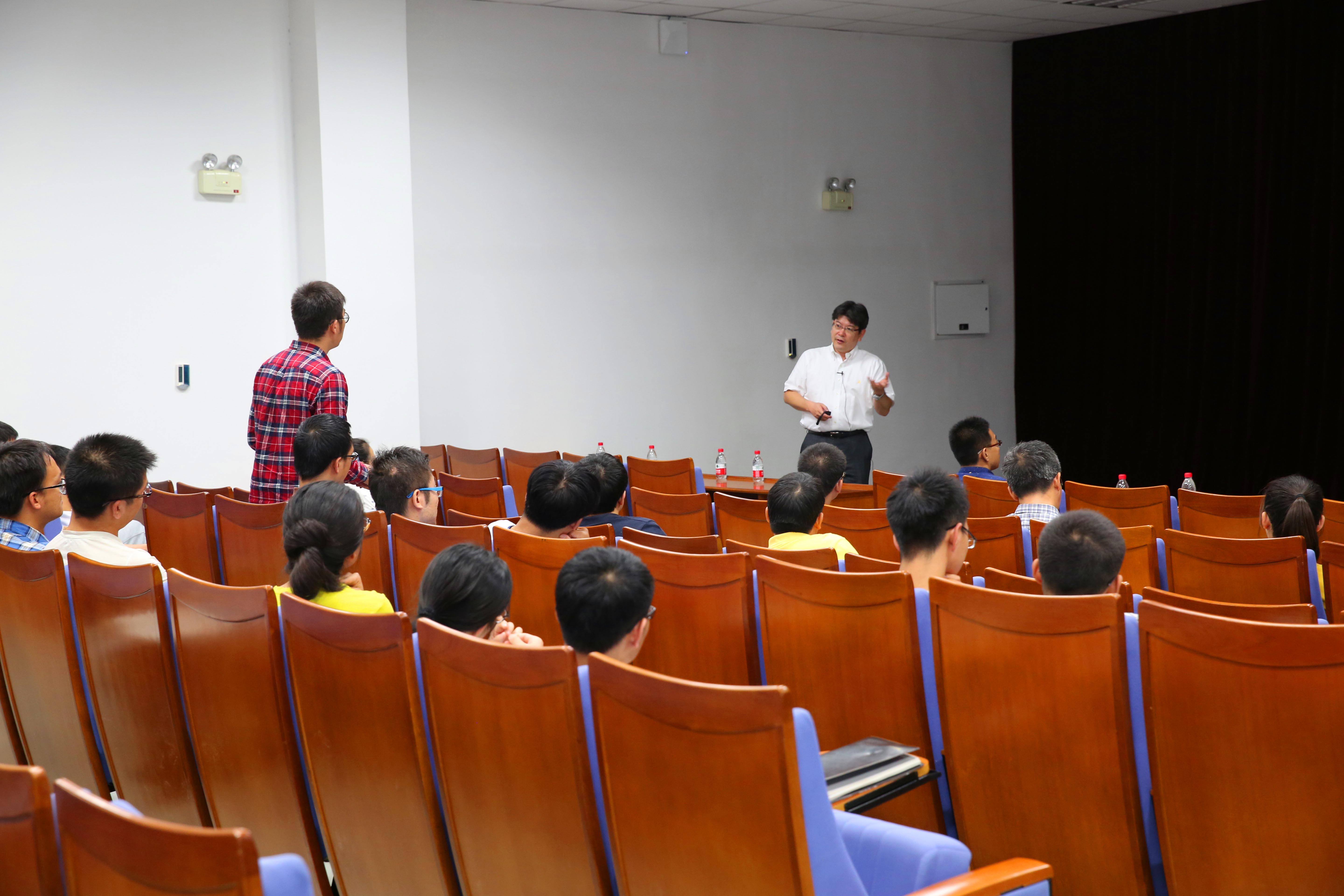 Professor Michinori Suginome of Kyoto University Visits SKLEOC