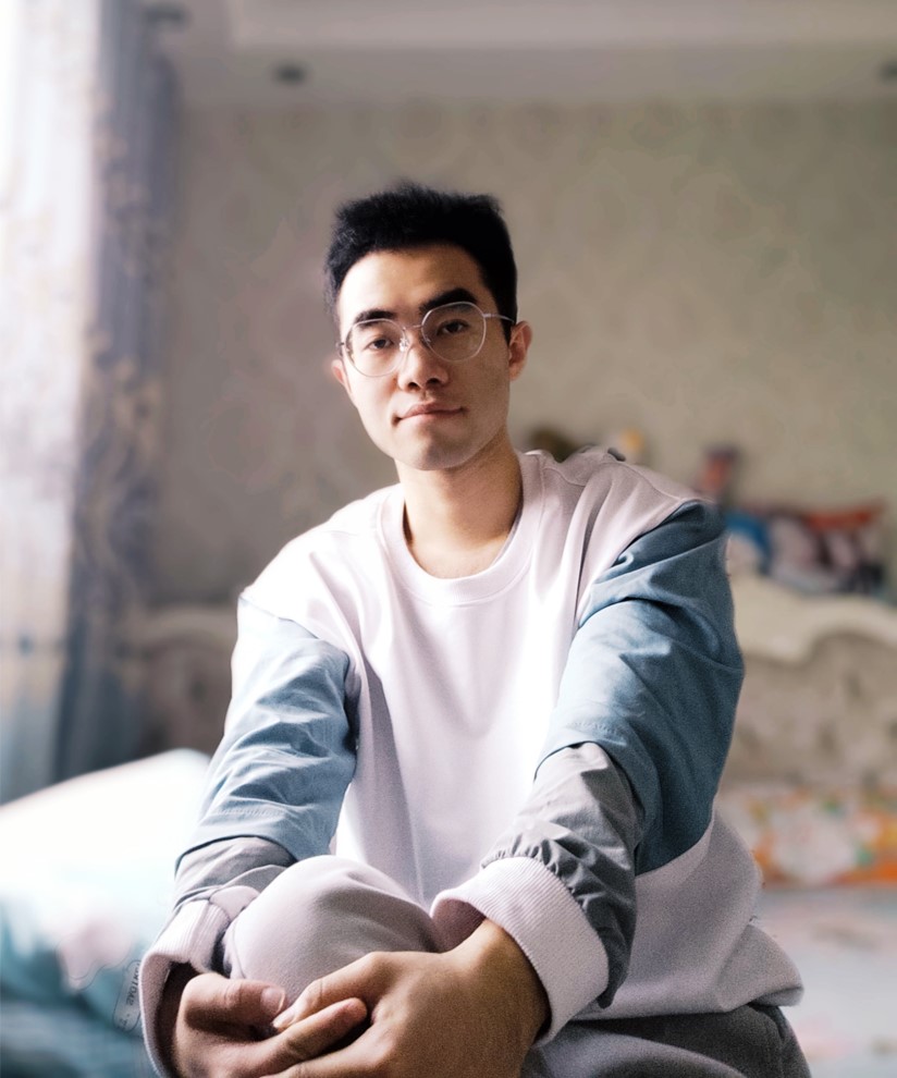 2024级博士 贺嘉乐