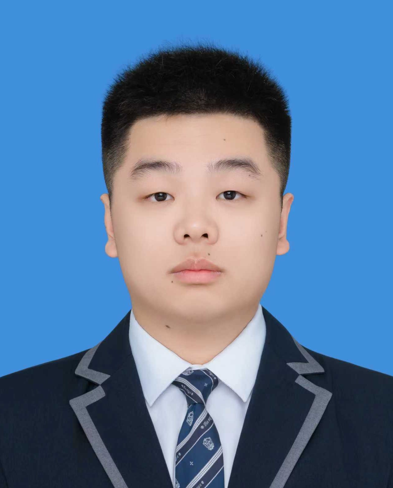 ​ 2026级硕士  鲍玉挺